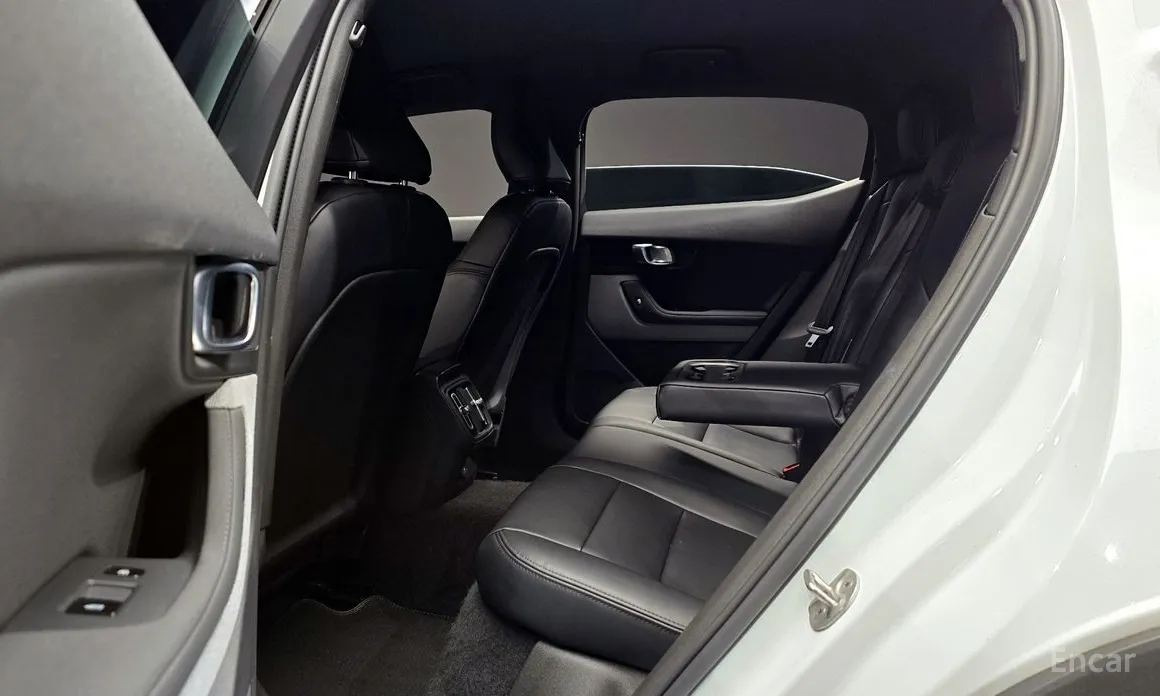 Фото 12 - Polestar 2