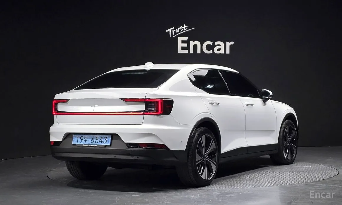 Фото 2 - Polestar 2