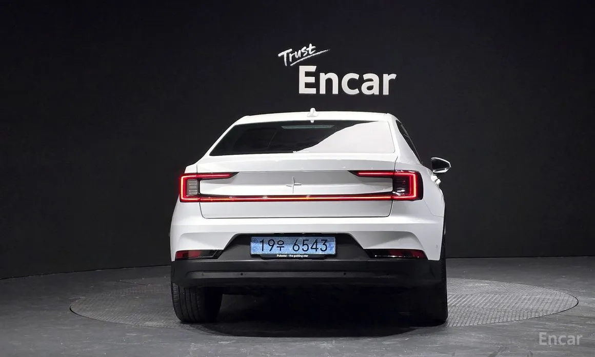 Фото 4 - Polestar 2