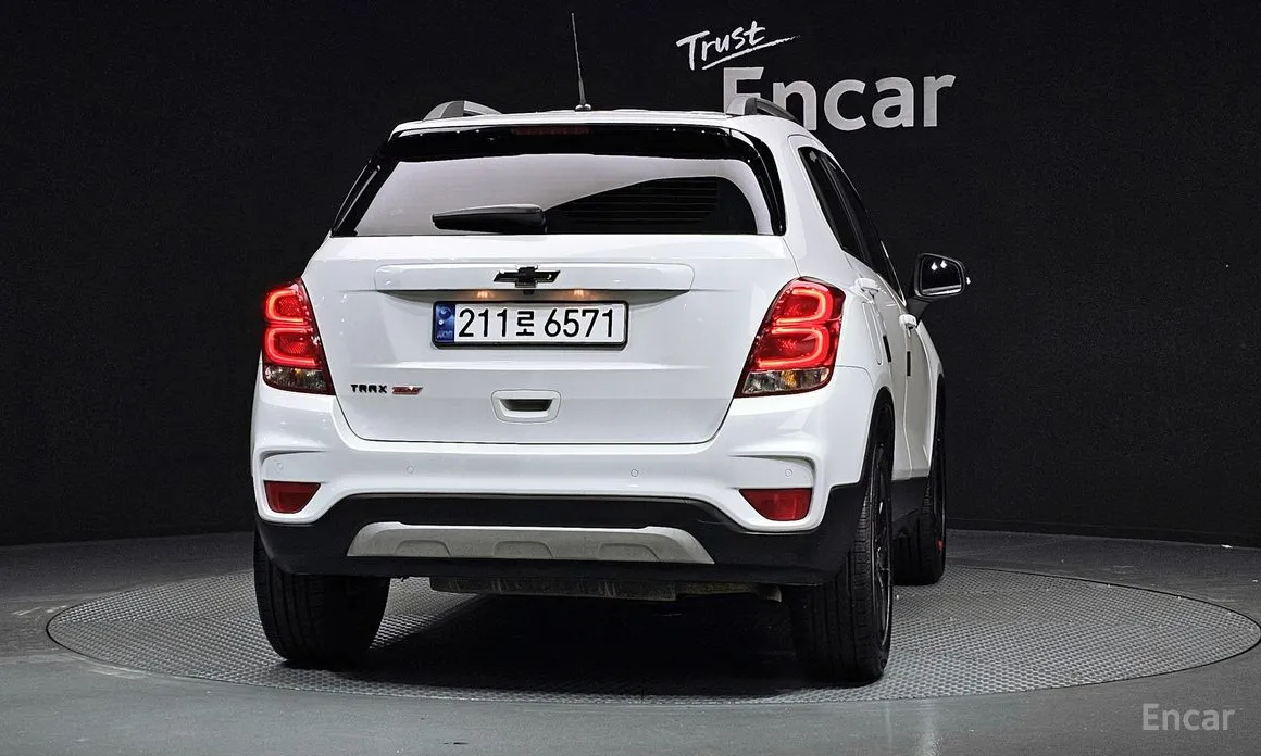 Фото 4 - Chevrolet Trax