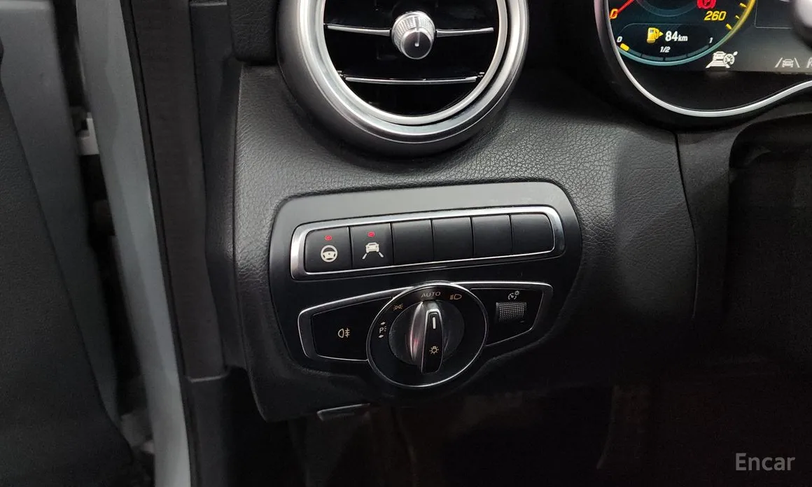 Фото 14 - Mercedes-Benz C-Class