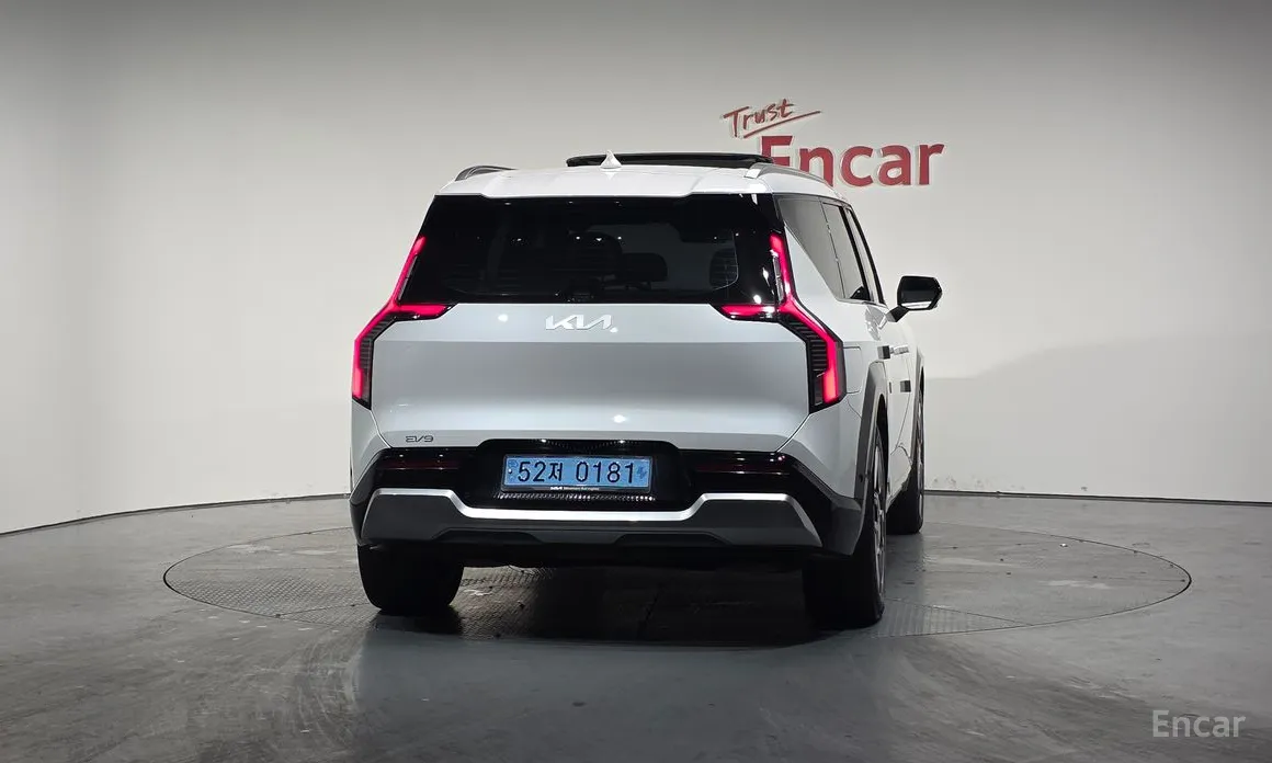 Фото 4 - Kia EV9
