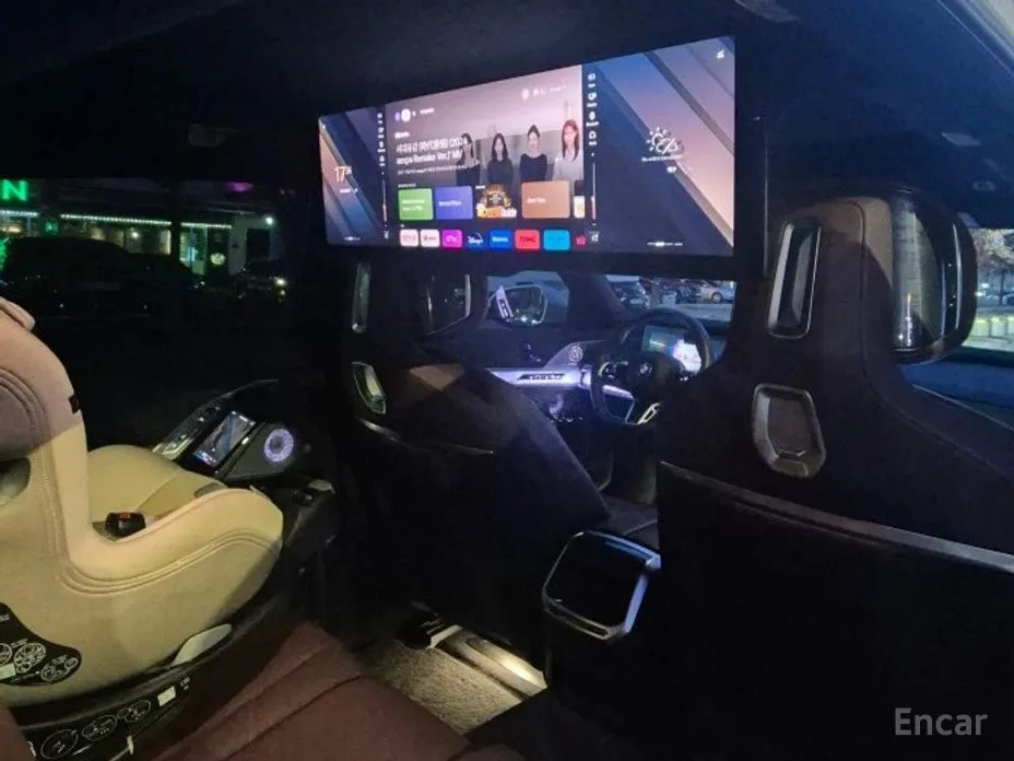 Фото 11 - BMW i7