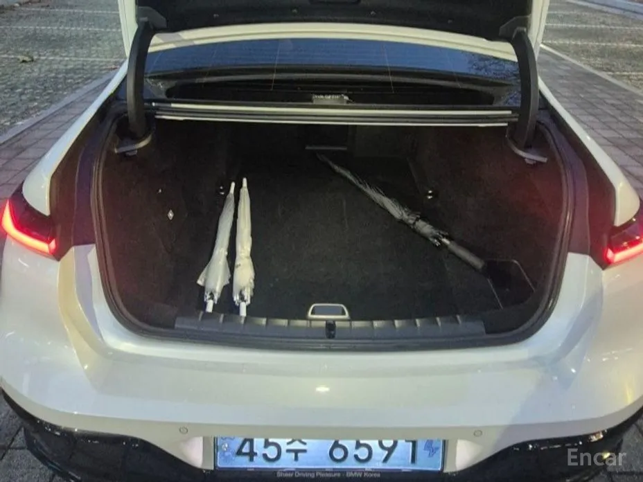 Фото 16 - BMW i7