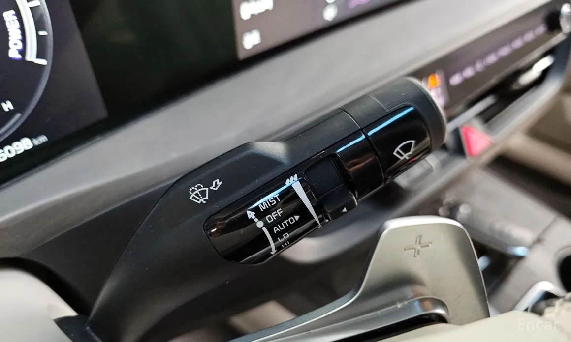 Photo 18 - Kia K8