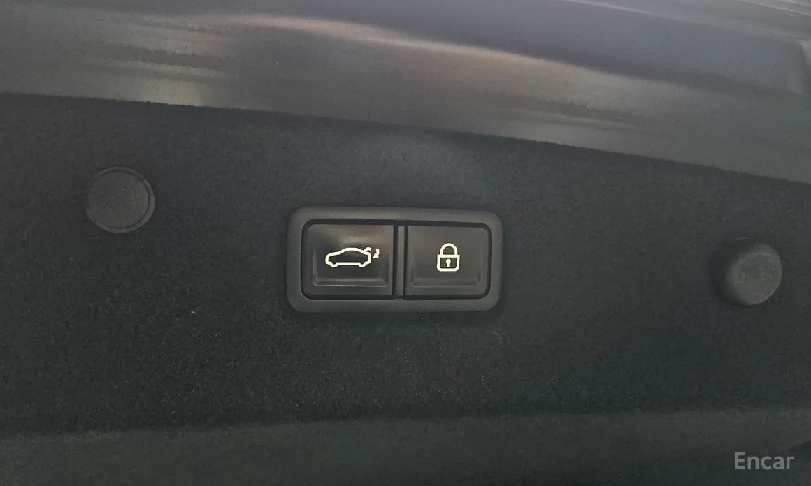 Photo 20 - Kia K8
