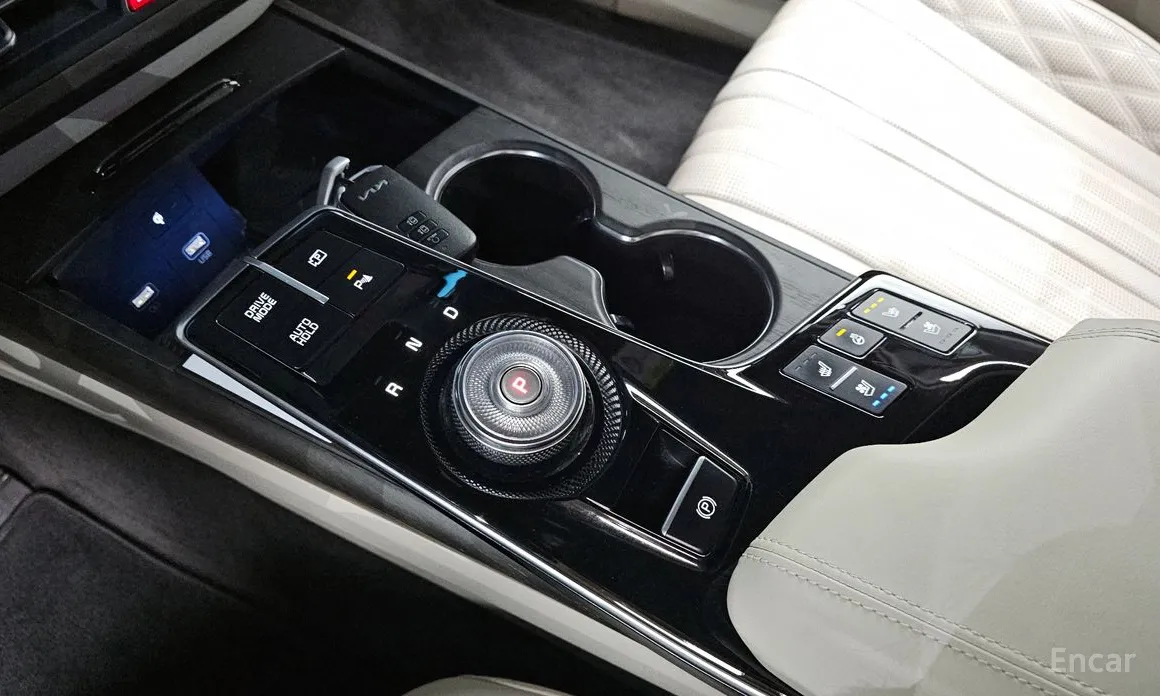 Photo 9 - Kia K8