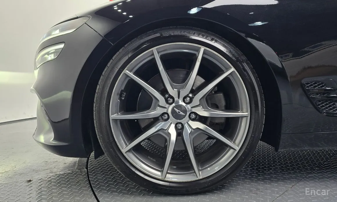 Фото 5 - Genesis G70