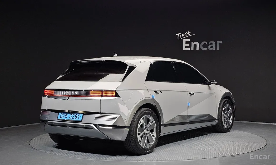 Фото 2 - Hyundai Ioniq 5