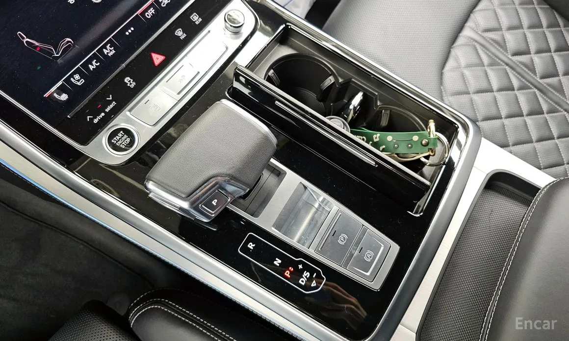 Фото 9 - Audi Q8