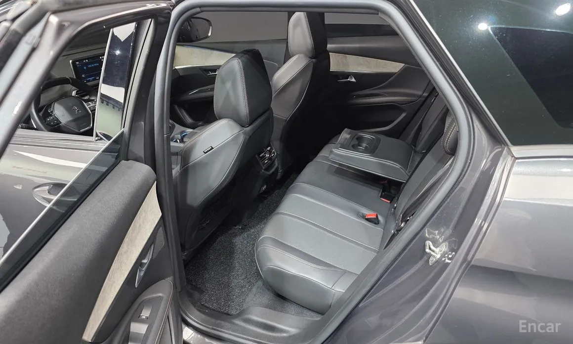 Фото 11 - Peugeot 3008