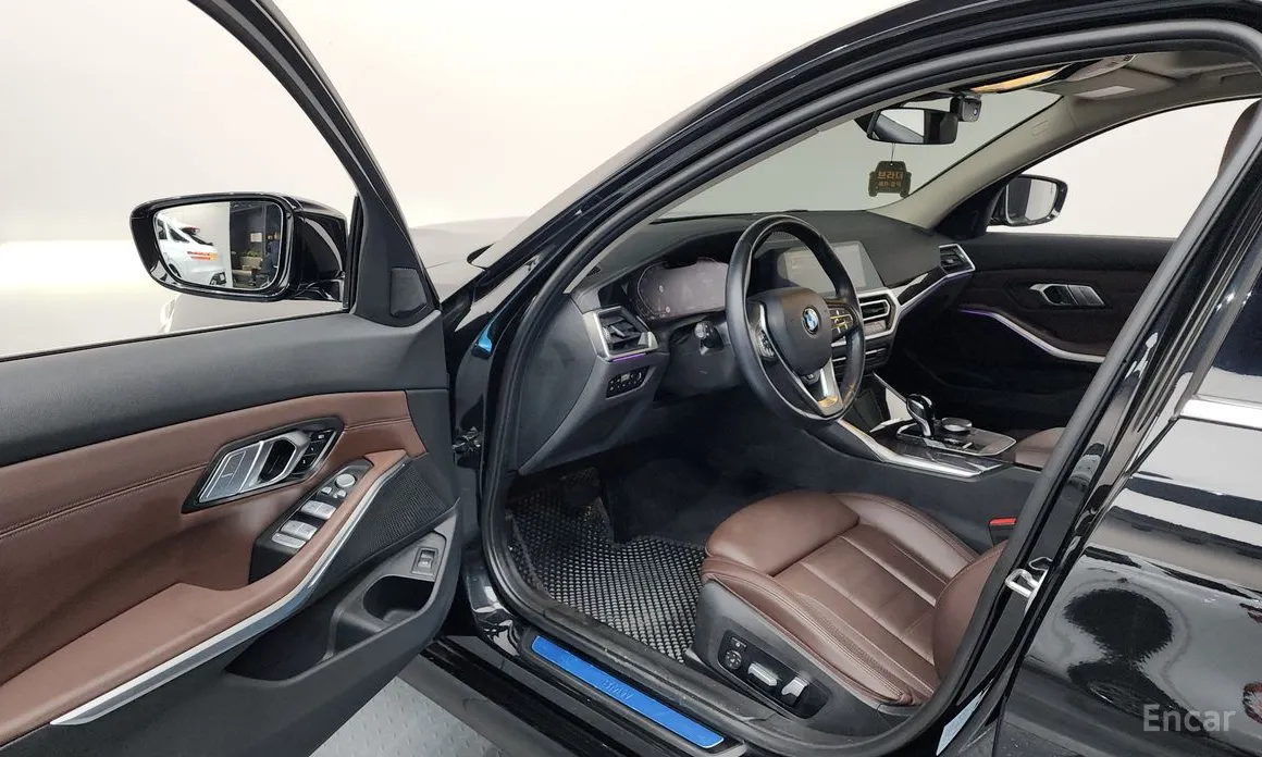 Фото 10 - BMW 3 Series