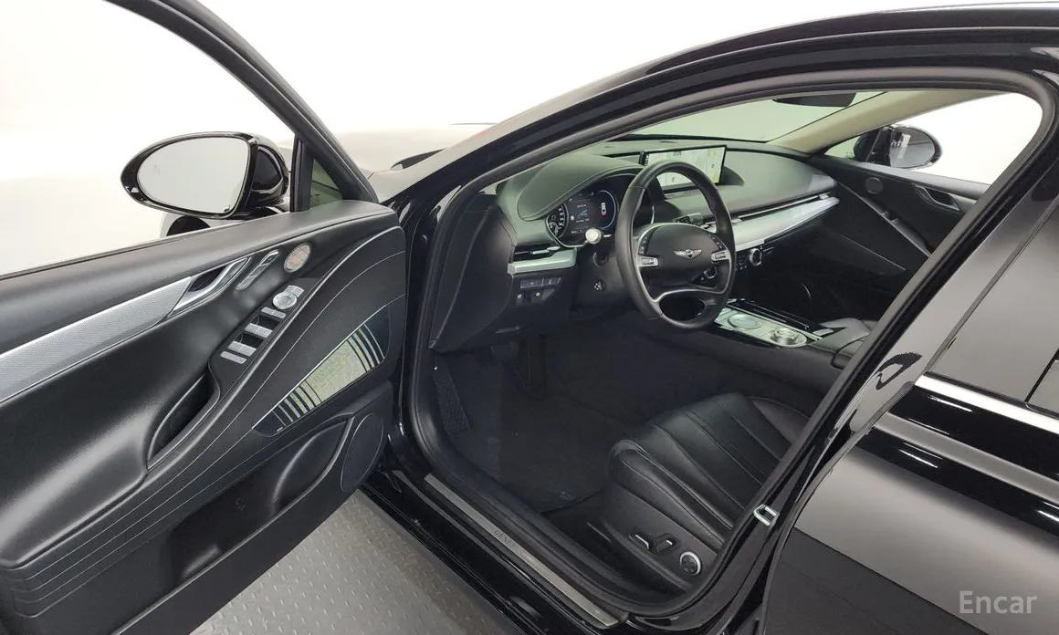 Фото 10 - Genesis G80