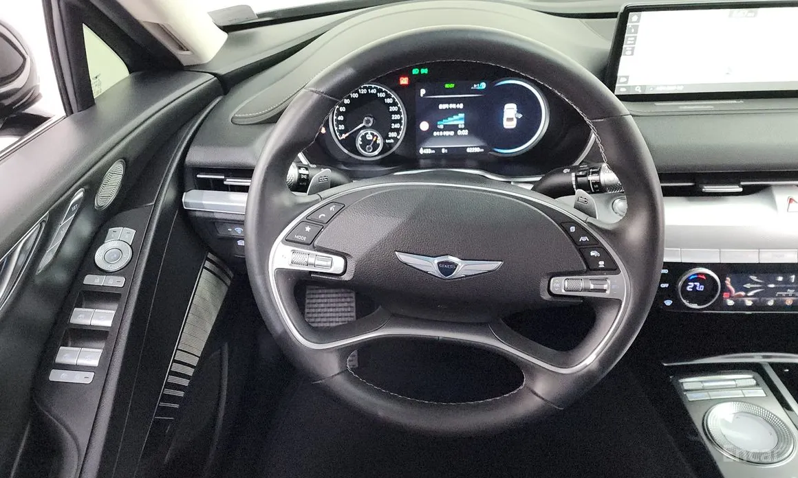 Фото 13 - Genesis G80