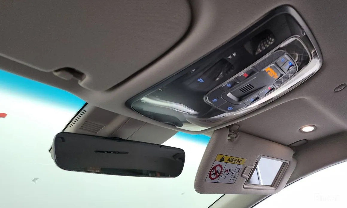 Фото 18 - Genesis G80