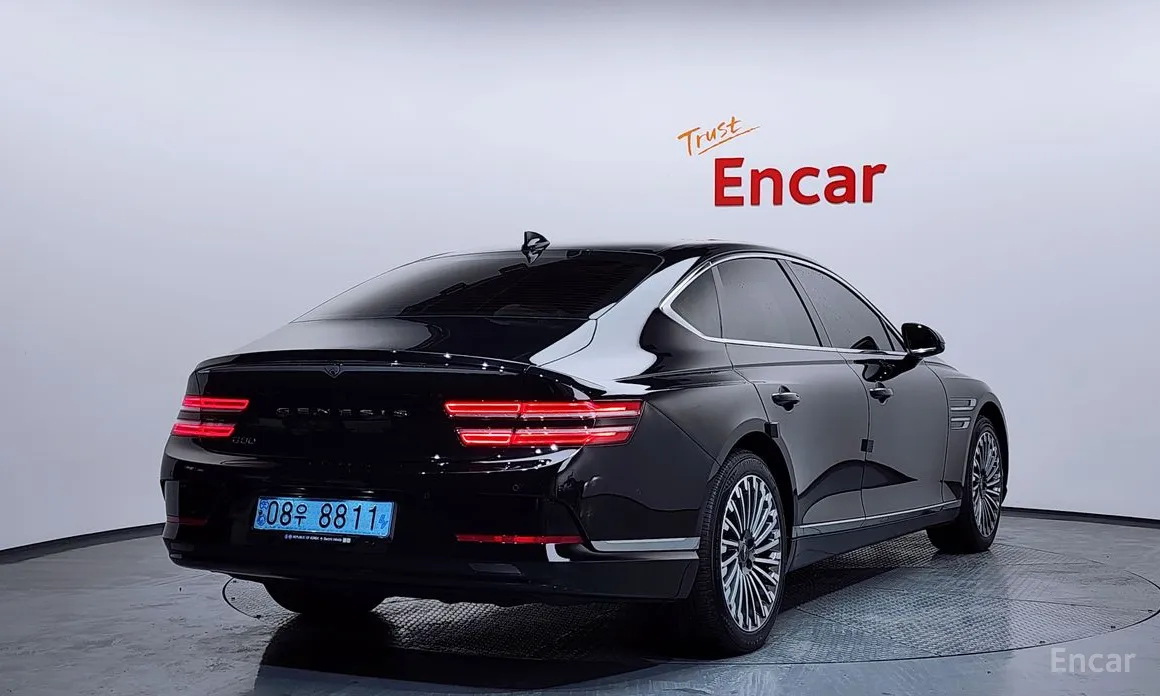 Фото 2 - Genesis G80