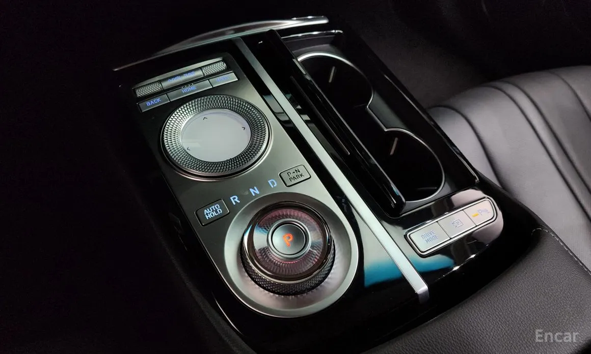 Фото 9 - Genesis G80