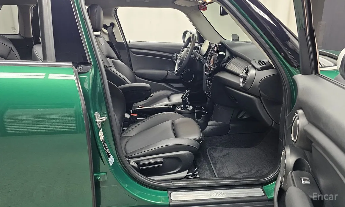 Фото 11 - Mini Cooper