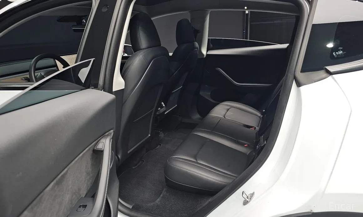 Фото 12 - Tesla Model Y