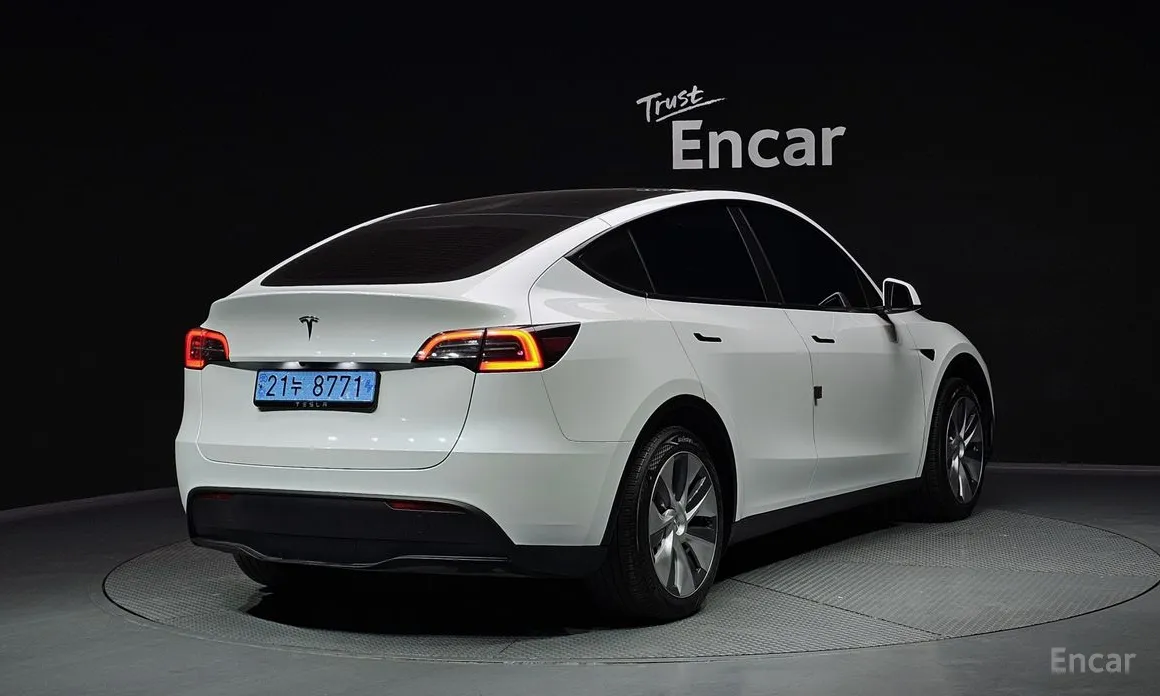 Фото 2 - Tesla Model Y