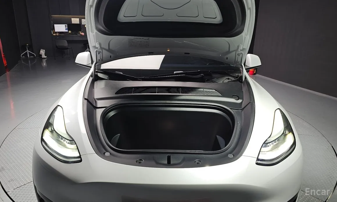 Фото 6 - Tesla Model Y