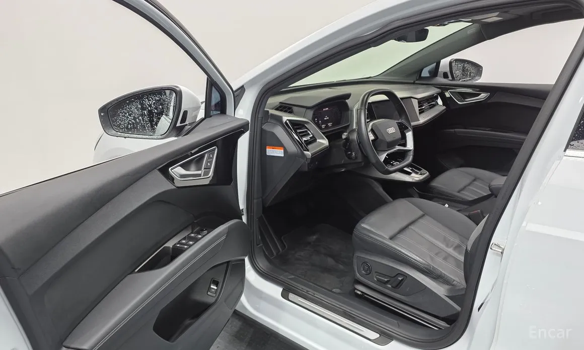 Фото 11 - Audi Q4 e-tron