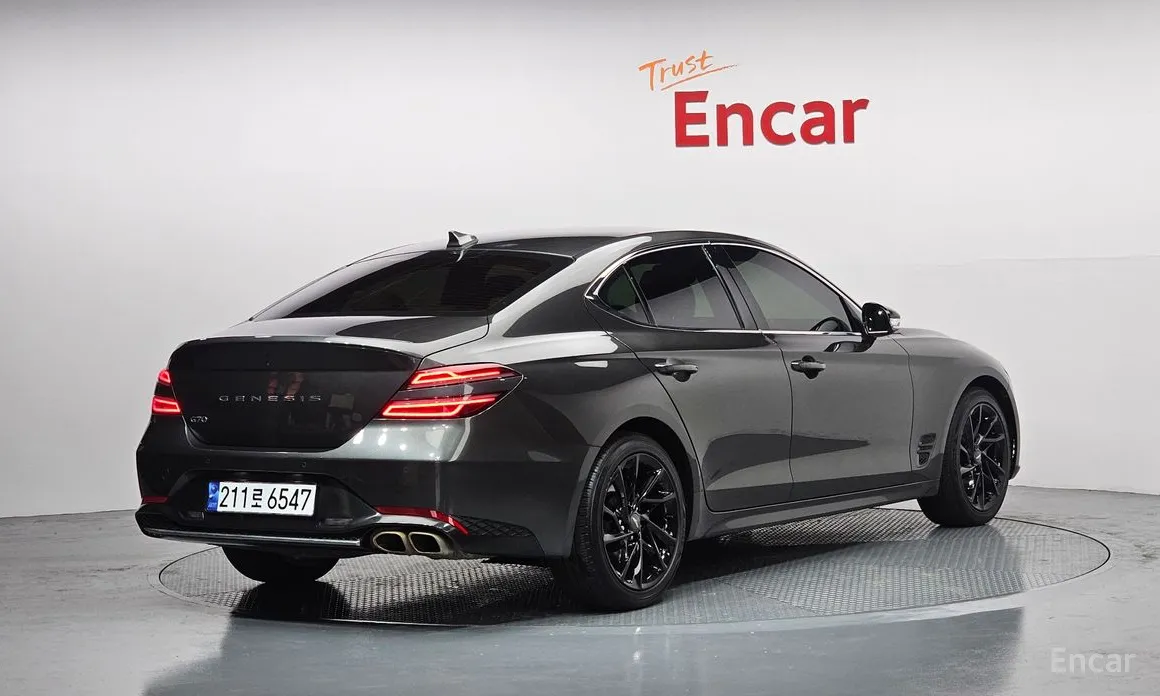 Фото 2 - Genesis G70