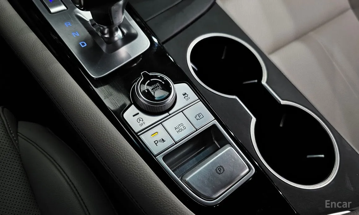 Фото 20 - Genesis G70