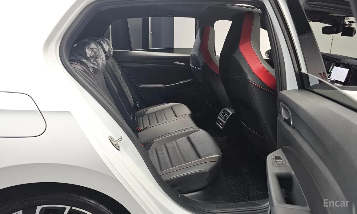 Фото 12 - Volkswagen Golf