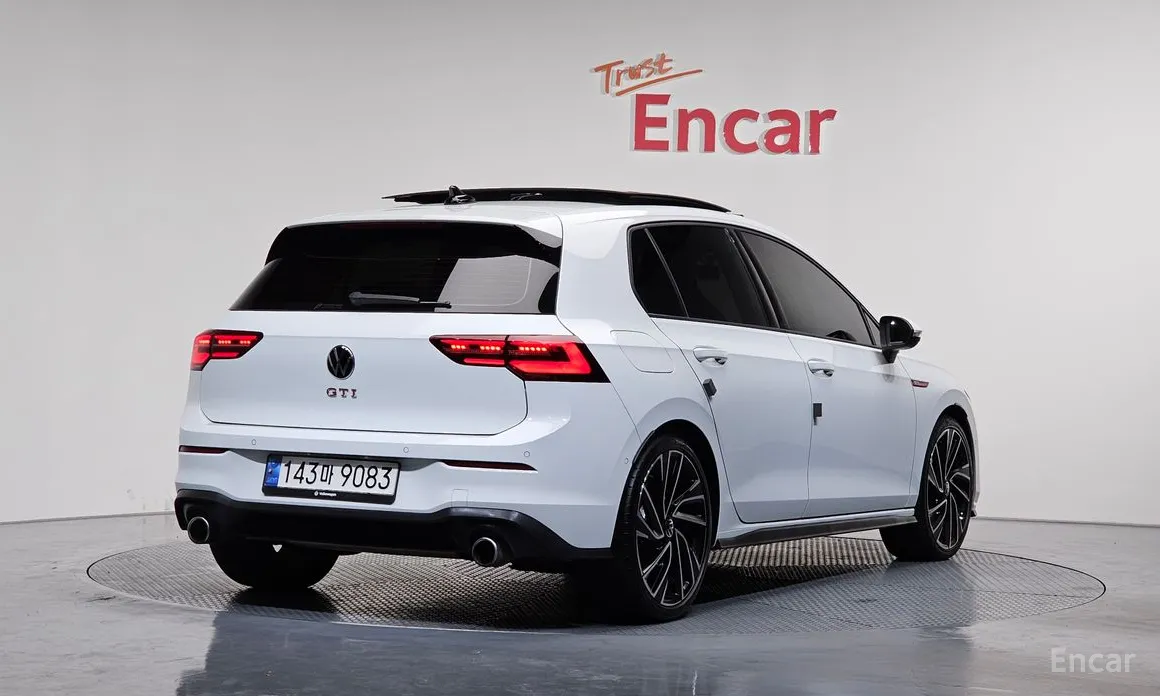 Фото 2 - Volkswagen Golf