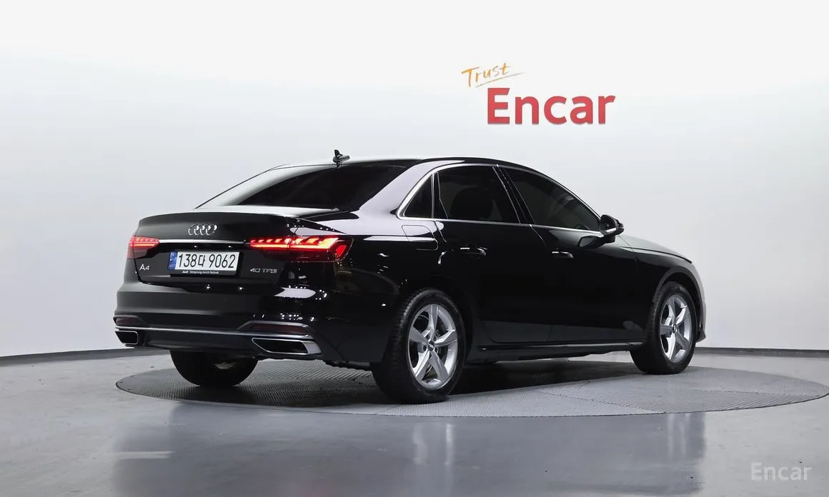 Фото 2 - Audi A4