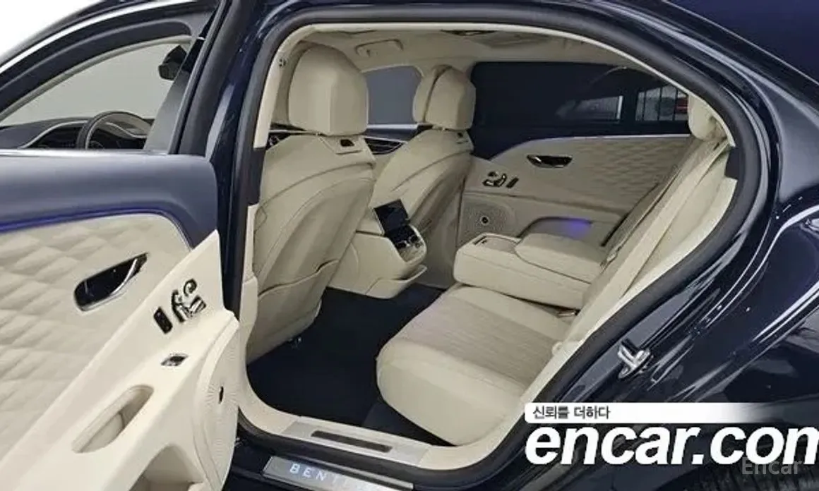 Фото 11 - Bentley Flying Spur