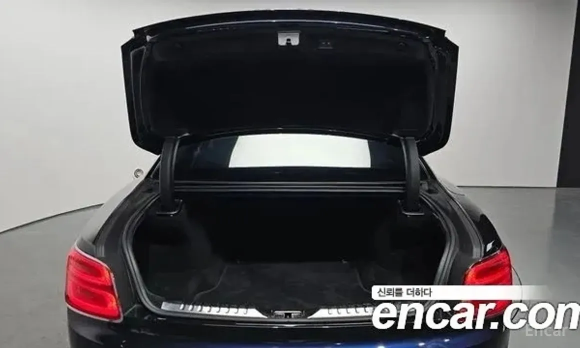 Фото 20 - Bentley Flying Spur