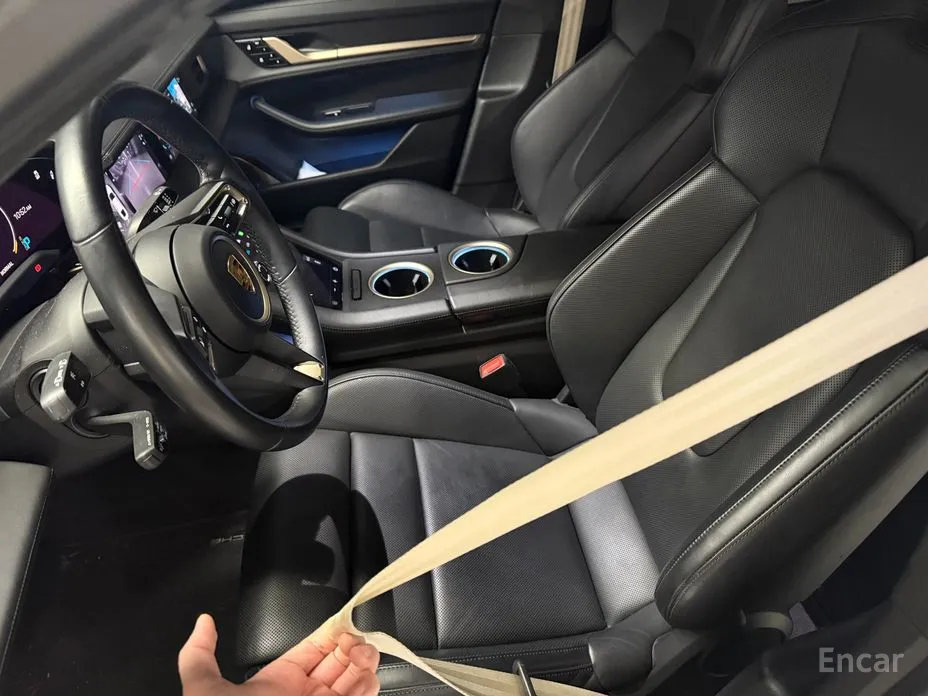 Фото 15 - Porsche Taycan