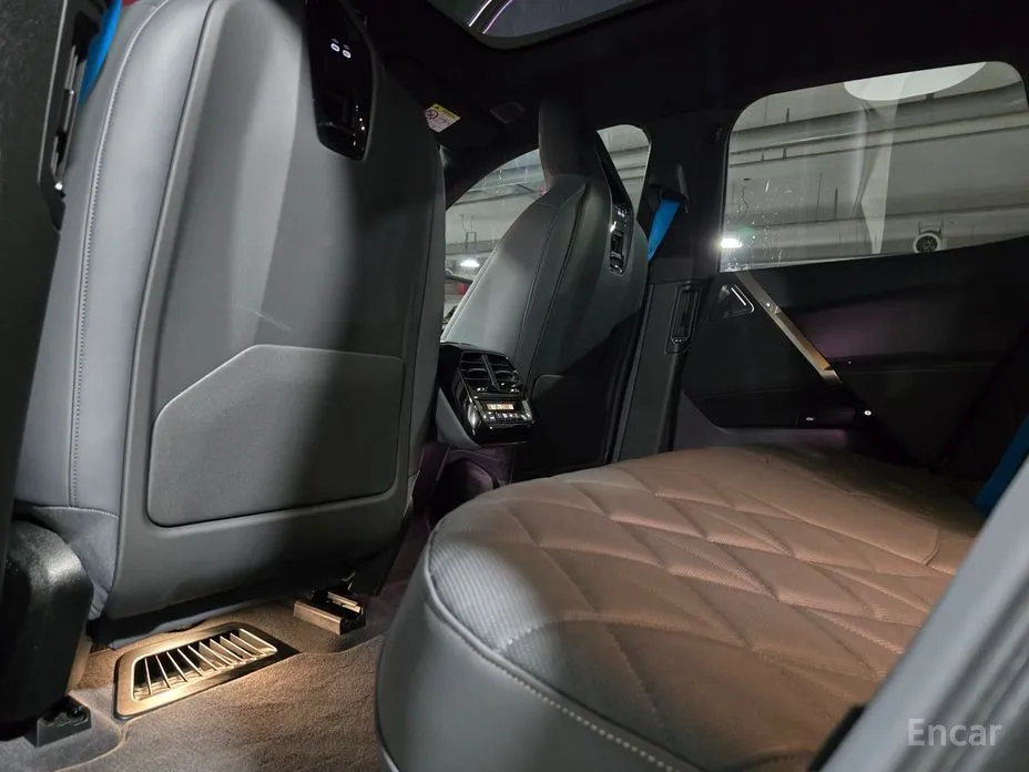 Фото 10 - BMW iX