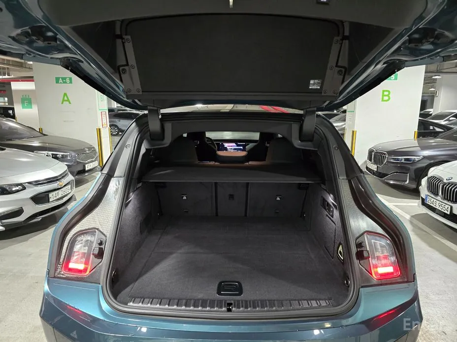 Фото 13 - BMW iX