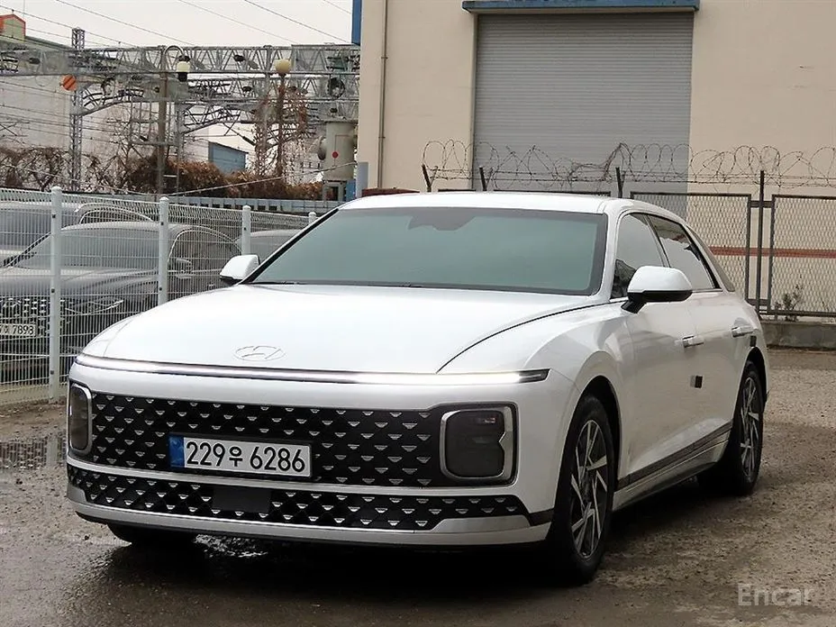 Фото 2 - Hyundai Grandeur