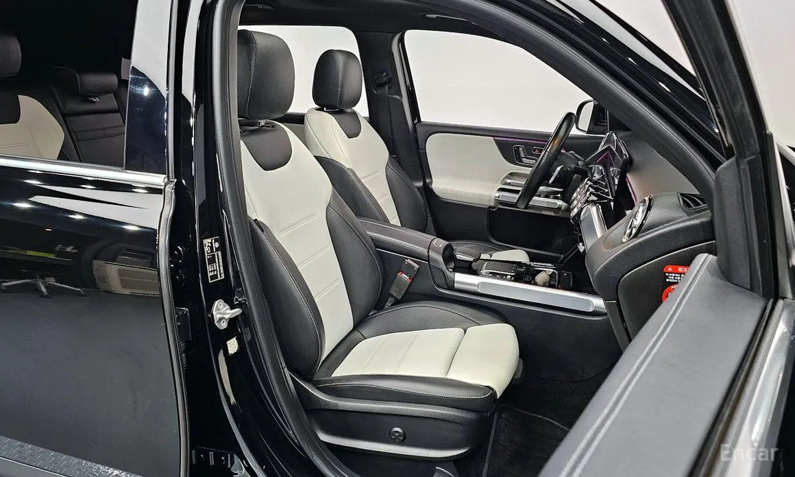 Фото 10 - Mercedes-Benz GLB-Class