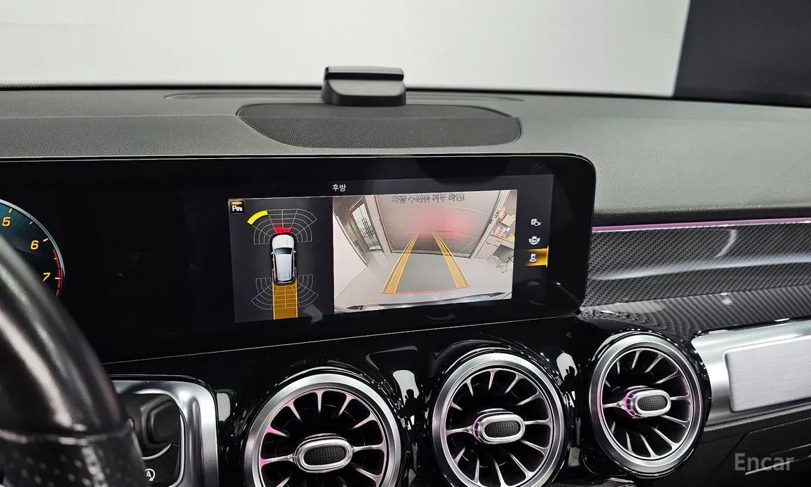 Фото 17 - Mercedes-Benz GLB-Class