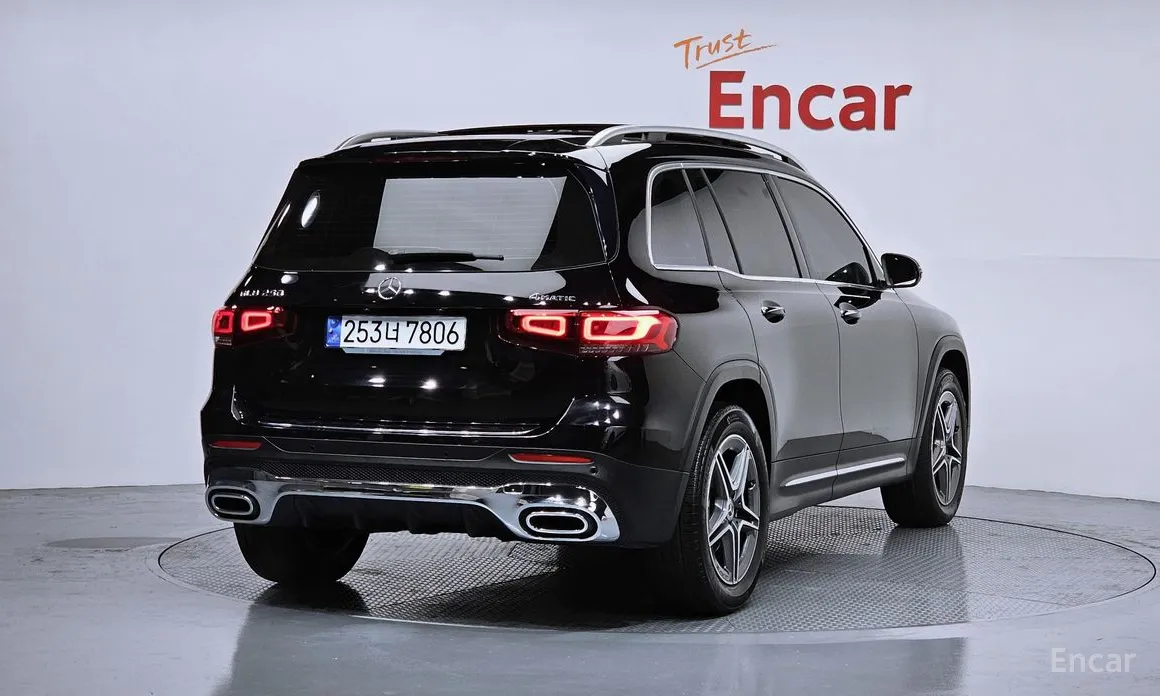 Фото 2 - Mercedes-Benz GLB-Class