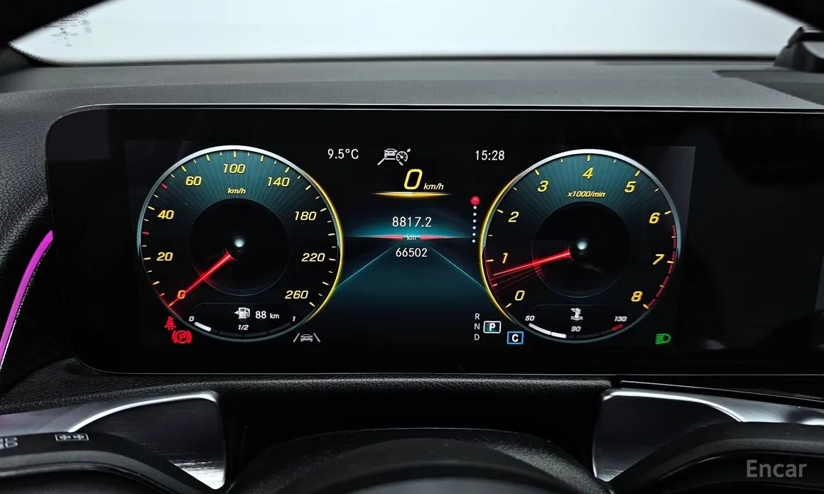 Фото 8 - Mercedes-Benz GLB-Class