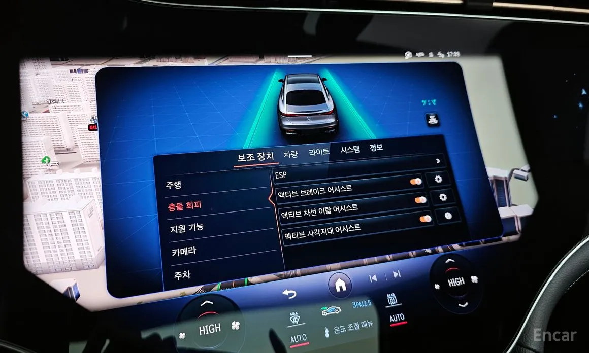 Фото 16 - Mercedes-Benz EQS