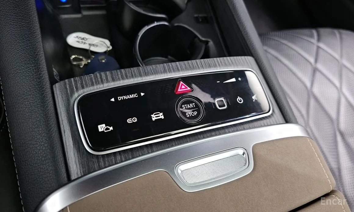 Фото 18 - Mercedes-Benz EQS