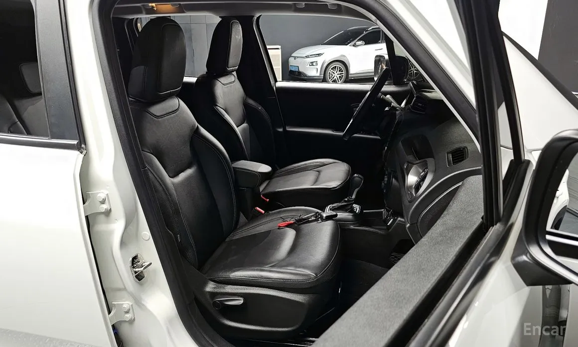 Фото 10 - Jeep Renegade