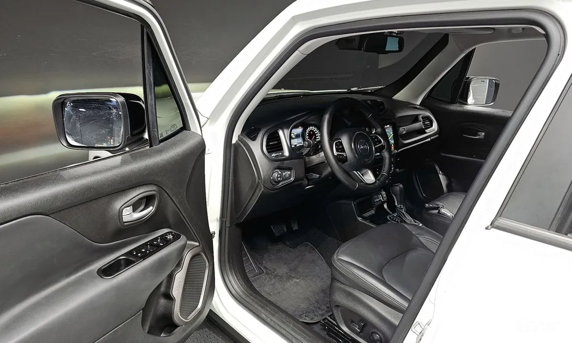 Фото 11 - Jeep Renegade