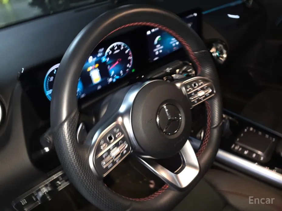 Фото 9 - Mercedes-Benz GLA-Class