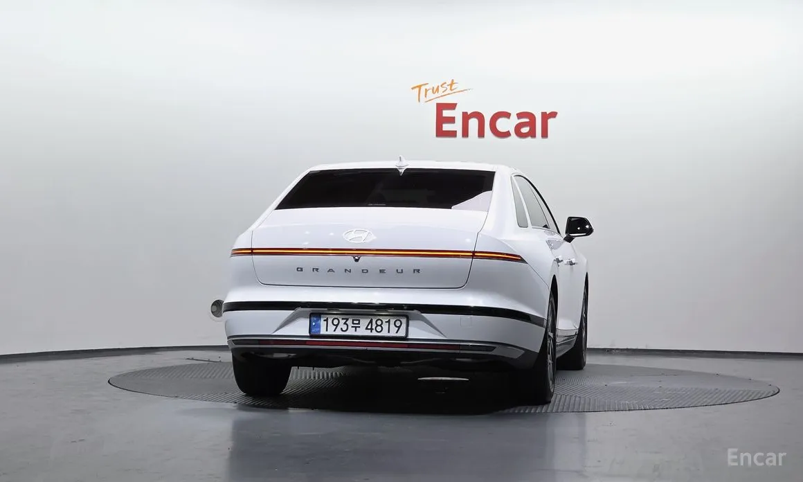 Фото 4 - Hyundai Grandeur