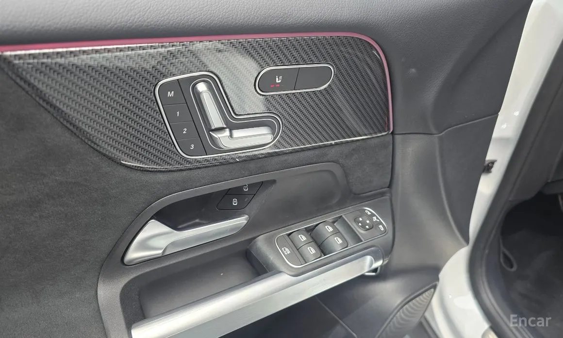 Фото 14 - Mercedes-Benz GLB-Class