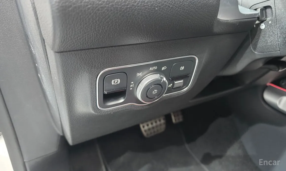 Фото 15 - Mercedes-Benz GLB-Class