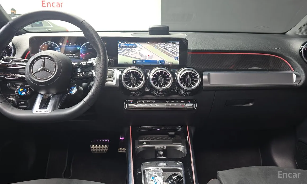 Фото 18 - Mercedes-Benz GLB-Class